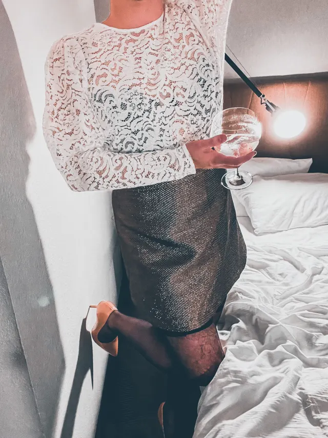 Man wearing a tailored skirt as part of a stylish everyday outfit