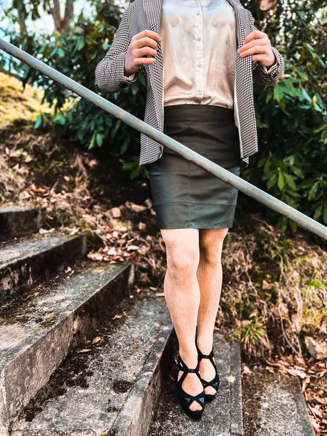 Man wearing a skirt as a fashion statement