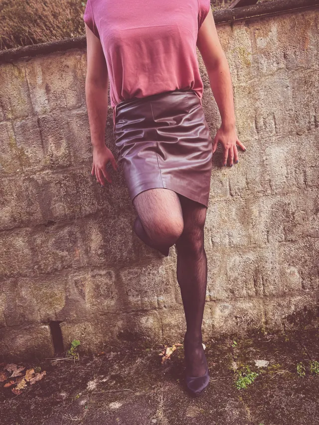 Man wearing a skirt as part of a modern, genderless fashion look